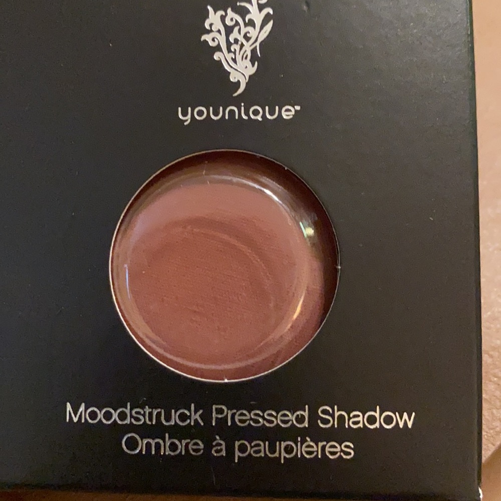 Moodstruck Pressed Shadow